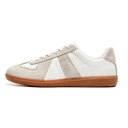 Sapatilhas de designer para homem, moda outono 2025, estilo retro com atacadores, ténis de estudante para mulher em pele, calçado casual para caminhada