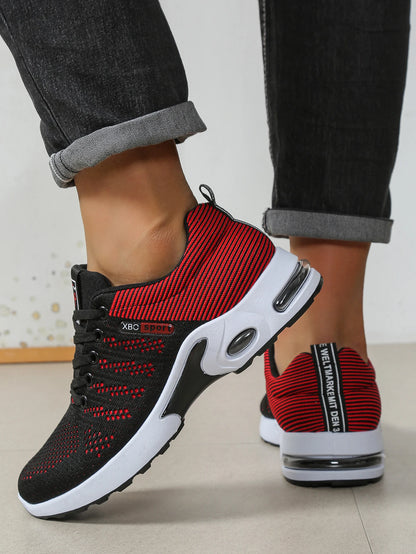 Herren-Schuhe – modische, besonders atmungsaktive Schnür-Laufschuhe – rutschfest, langlebig und mit Komfort wie auf einem Kissen – modische Herren-Sneaker