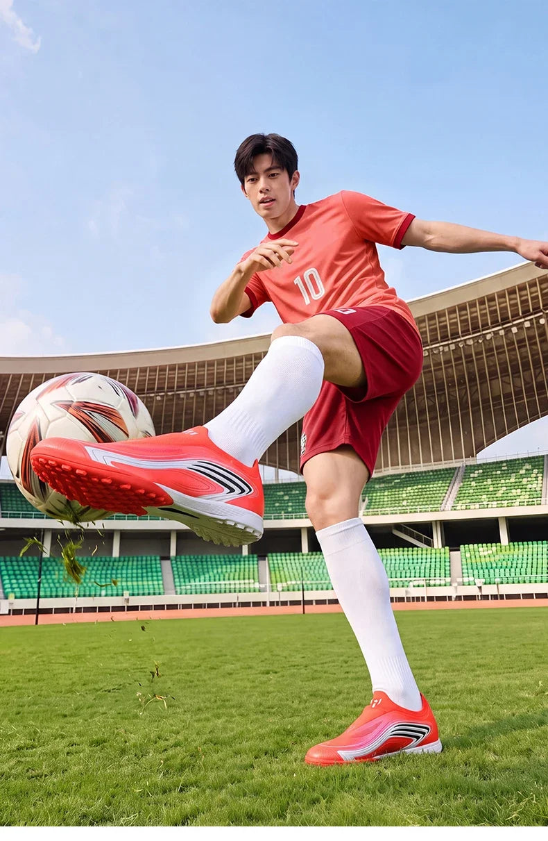 Nouvelles chaussures de football pour hommes, mi-hautes, de haute qualité, crampons pour terrain en gazon, baskets antidérapantes pour intérieur, très vendues, pour matchs en extérieur