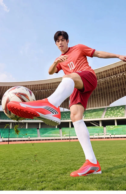 Nouvelles chaussures de football pour hommes, mi-hautes, de haute qualité, crampons pour terrain en gazon, baskets antidérapantes pour intérieur, très vendues, pour matchs en extérieur