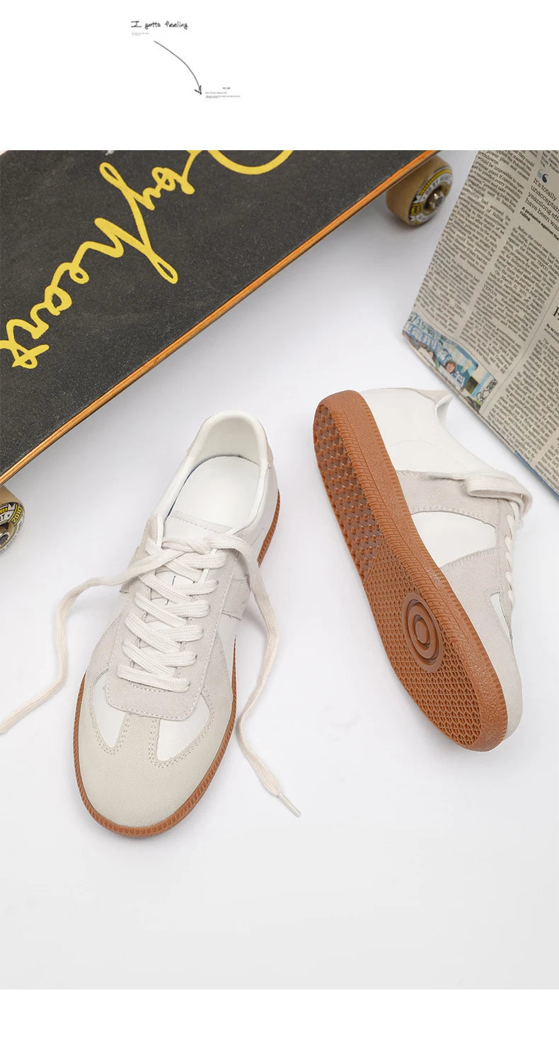 Sapatilhas de designer para homem, moda outono 2025, estilo retro com atacadores, ténis de estudante para mulher em pele, calçado casual para caminhada