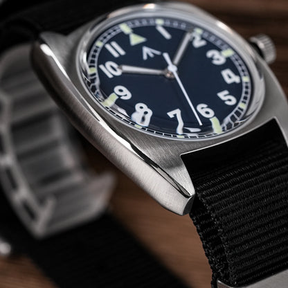 Orologio Militado ML17 Miyota Super 2035/ GL12 con movimento al quarzo, Luminova C3 e BGW9, impermeabile 100m, in acciaio inox