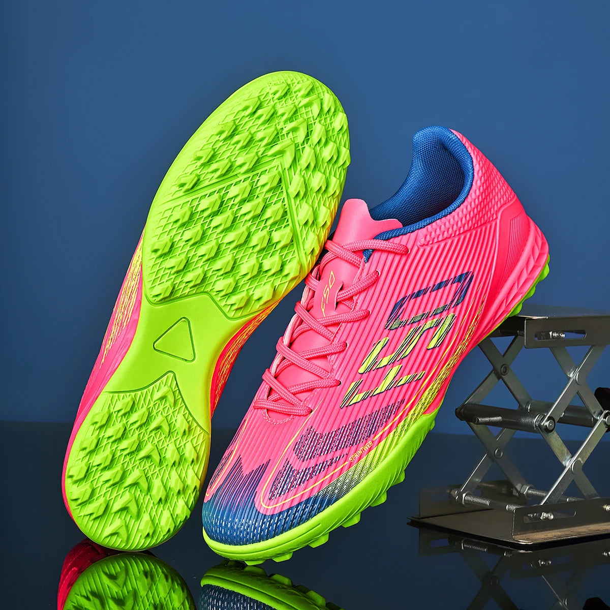 Scarpe da calcio professionali da uomo TF con tacchetti spezzati, super aderenza e antiscivolo, adatte a tutte le stagioni