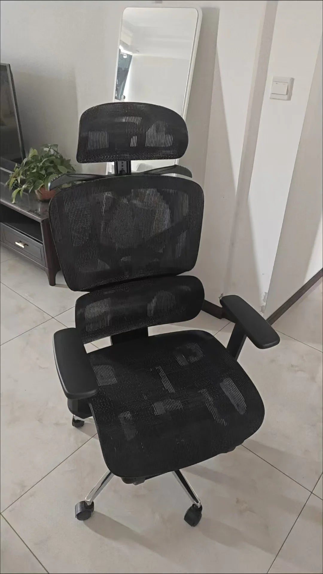 Cadeira de Escritório Ergonómica Ajustável em Malha, Cadeira de Secretária para Computador com Encosto Alto Respirável, Apoio Lombar 6D e Apoio para Pés Retrátil