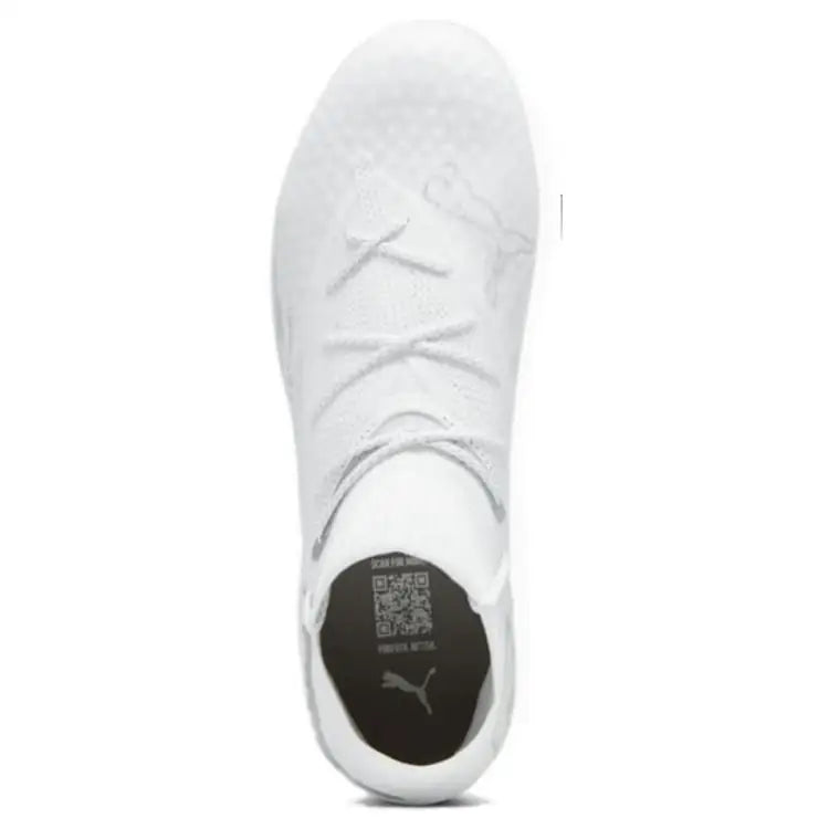 Baskets Puma Future 7 Ultimate FG AG, modèle blanc, couleur argentée, 107916-04.