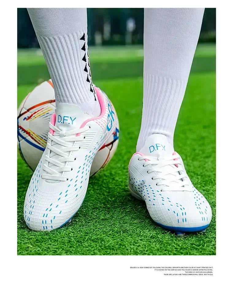 Low-Cut Football Cleats with Long TF Studs, Wear-Resistant and Flexible, Suitable for Outdoor Field Sports