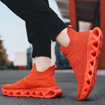 Men's Sports Shoes Ultralight Fashion Slip-On Daily Walking Outdoor Jogging Shoes Breathable Mesh Comfortable Casual Shoes for Men