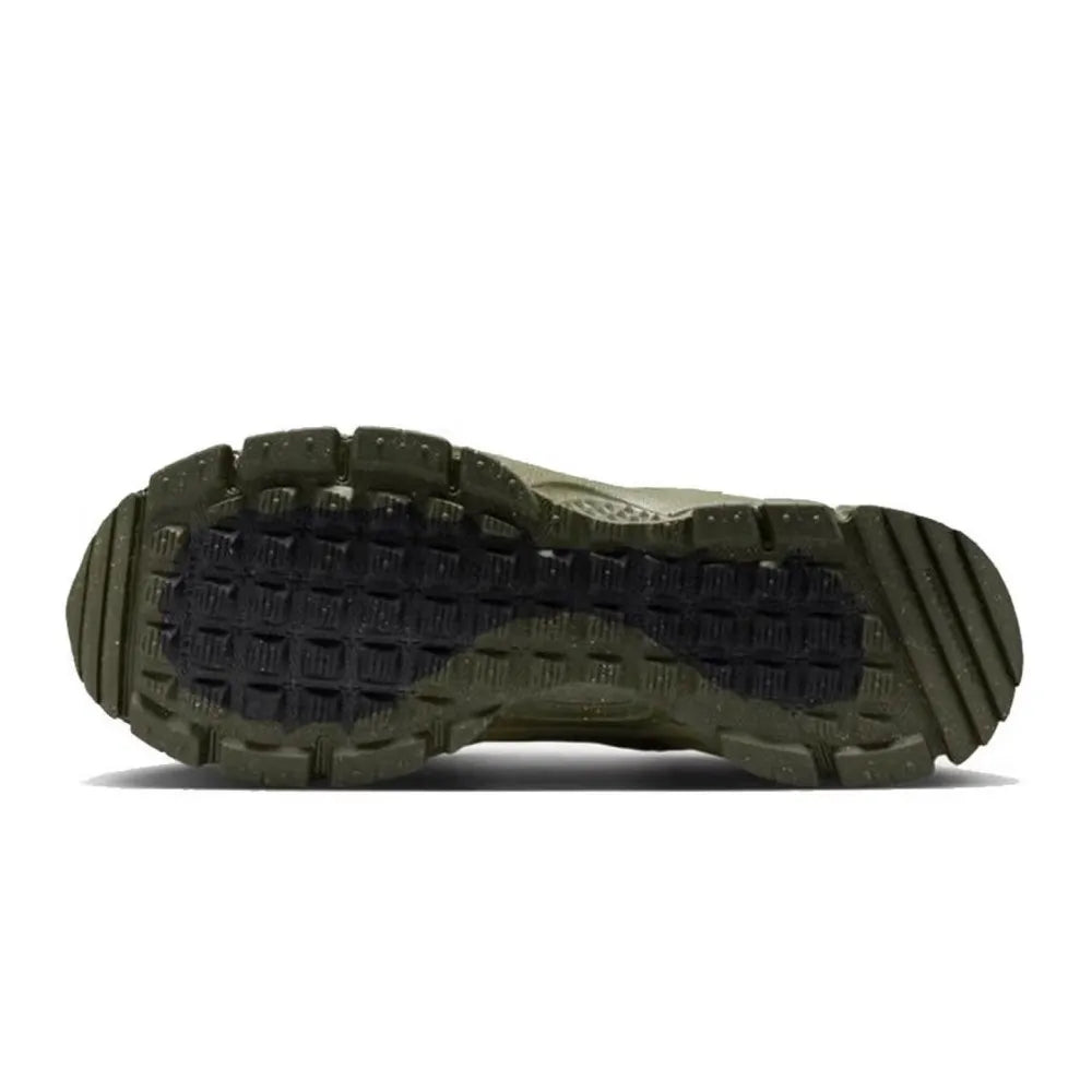 „Nike Zoom Vomero 5 Roam“ – lengvi, patvarūs, neslystantys, amortizuoti žemi kasdieniai bėgimo bateliai, unisex stiliaus, modelis FV2295-201