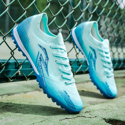 Chaussures de football pour hommes adultes, modèle TF, à tiges hautes, avec empeigne souple en PU, semelles antidérapantes et crampons, idéales pour les matchs et l'entraînement sur gazon synthétique.