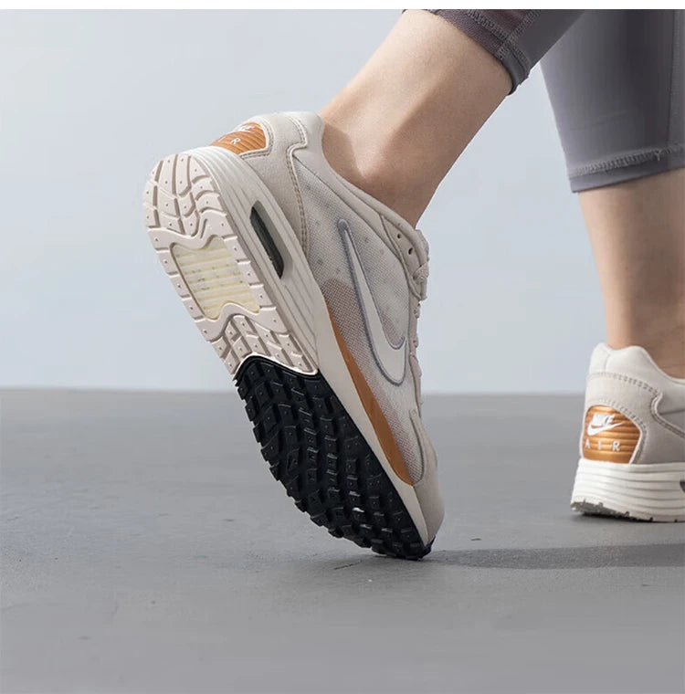 Scarpe da running leggere da donna Nike genuine Air Max Solo FN0784-105