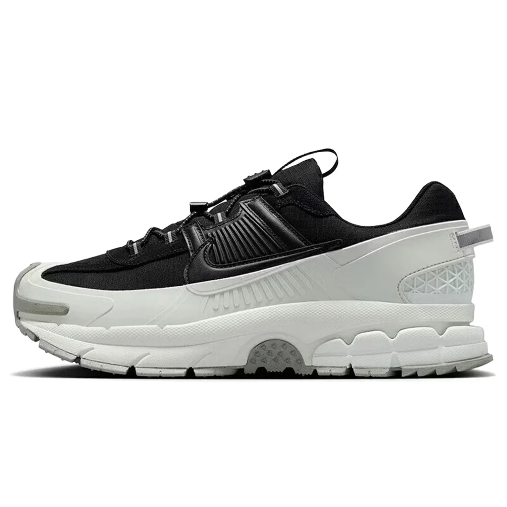 „Nike Zoom Vomero 5 Roam“ – lengvi, patvarūs, neslystantys, amortizuoti žemi kasdieniai bėgimo bateliai, unisex stiliaus, modelis FV2295-201