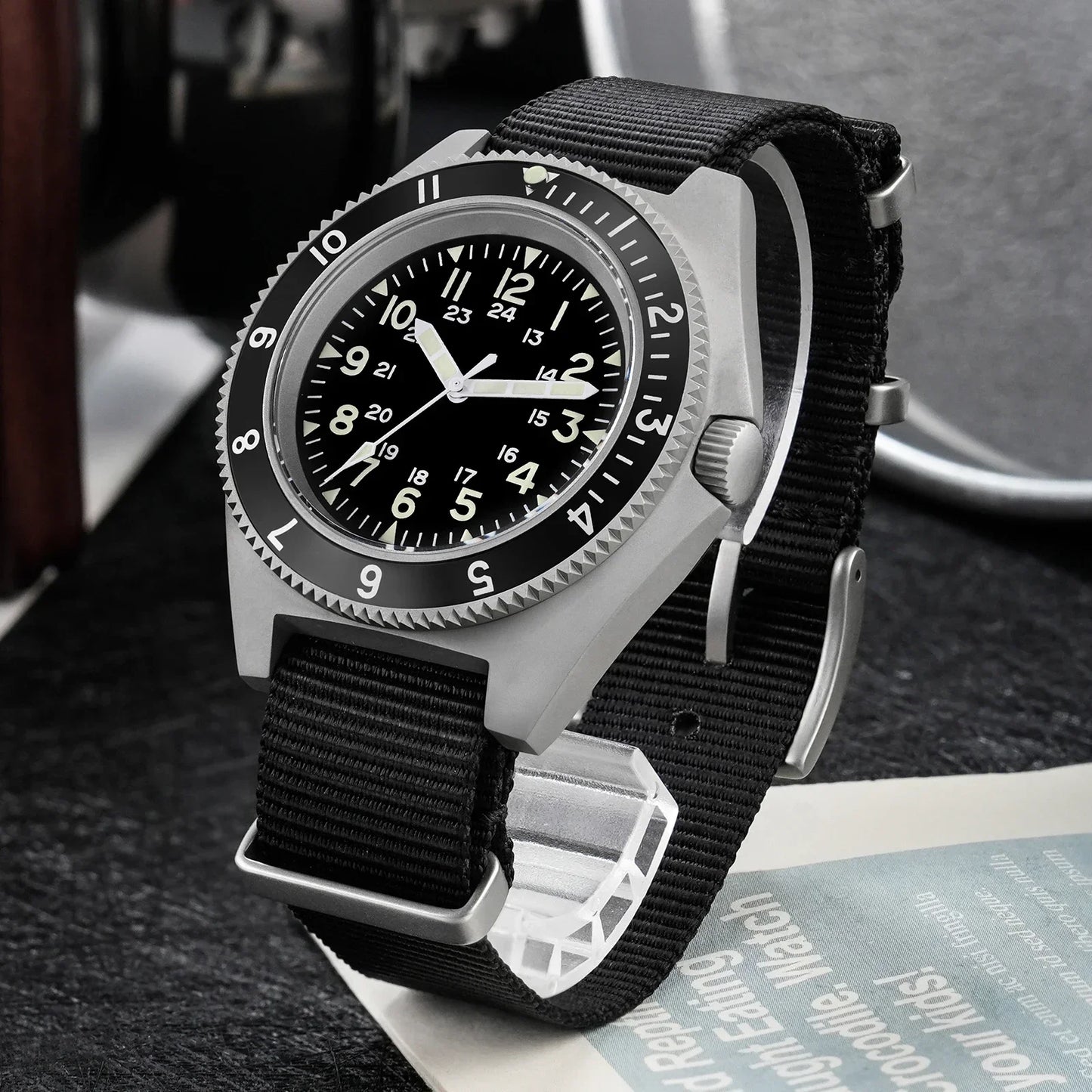 Watchdives WD1972 Quartz Watch VH31 Sweep Seconds Movement Sapphire Crystal BGW9 Luminous 20Bar Waterproof Vintage Men's Watches