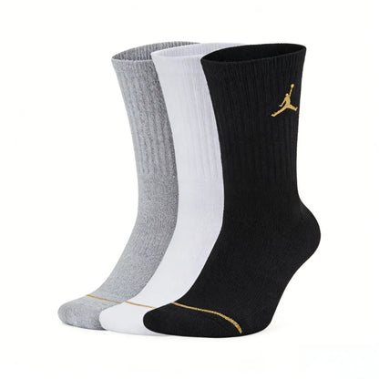 Nike EVERYDAY CREW: Stilvolle, bequeme, rutschfeste und strapazierfähige Unisex-Basketball-Socken (3er-Pack) DA2123-100
