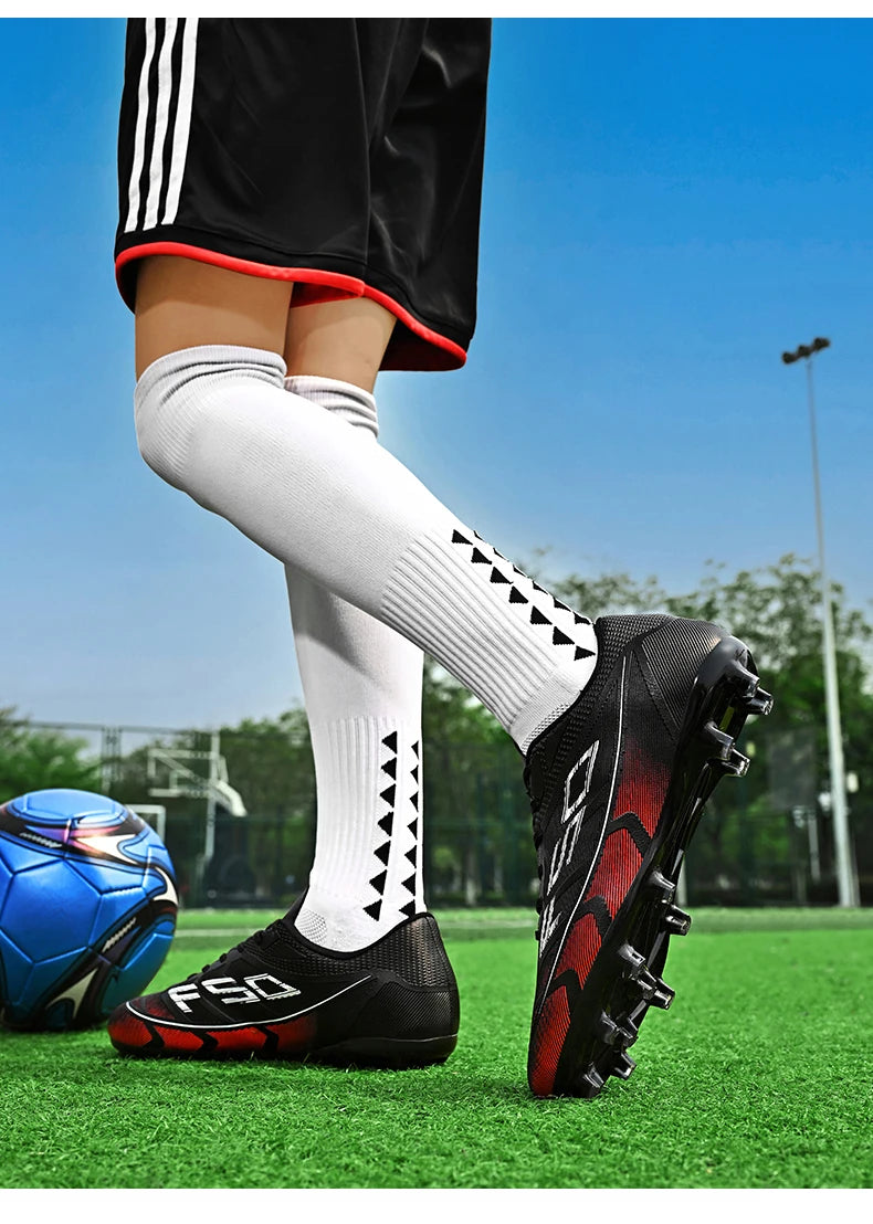 Nouvelles chaussures de football pour hommes, chaussures de futsal à cheville haute, respirantes, antidérapantes, de haute qualité, ultralégères, chaussures de sport, chaussures de match en plein air