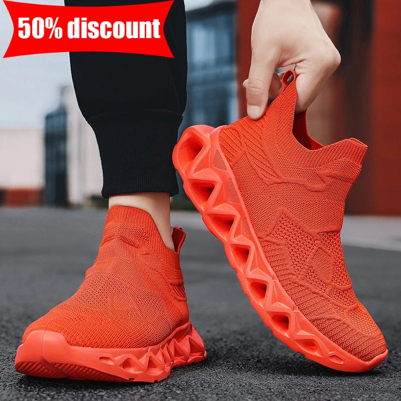 Men's Sports Shoes Ultralight Fashion Slip-On Daily Walking Outdoor Jogging Shoes Breathable Mesh Comfortable Casual Shoes for Men