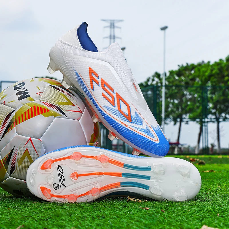 Novas chuteiras de futebol para homem, sapatilhas de futsal para exterior, jogo em relva, antiderrapantes, calçado de futebol de alta qualidade com pitões, best-seller, cano alto, leve