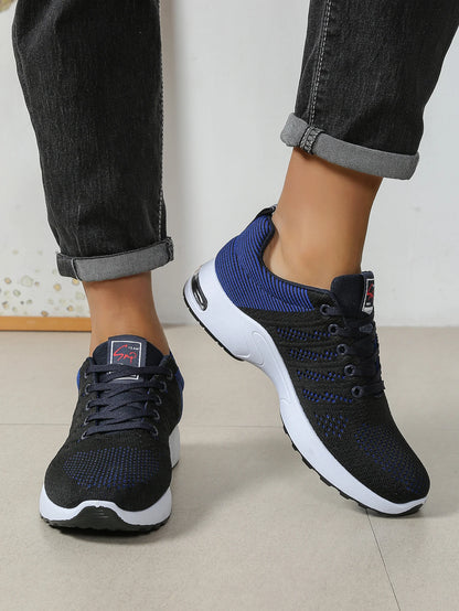 Herren-Schuhe – modische, besonders atmungsaktive Schnür-Laufschuhe – rutschfest, langlebig und mit Komfort wie auf einem Kissen – modische Herren-Sneaker