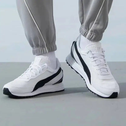 Nouvelles baskets unisexes PUMA Road Rider 2026 avec ensemble de chaussettes, chaussures décontractées confortables et amortissantes, blanc noir 397432-05/947630-04