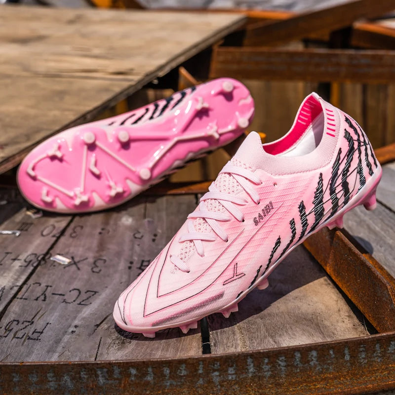Chaussures de football AG FG pour hommes, semelles amortissantes en PU, crampons antidérapants pour adultes, pour entraînements de football de haute intensité sur pelouse extérieure.
