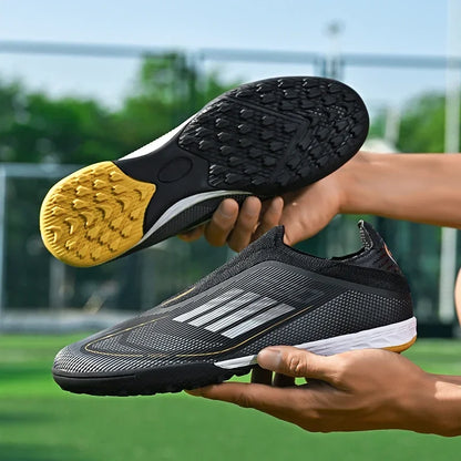 Nouvelles chaussures de football pour hommes, crampons longs d'entraînement, chaussures de football pour matchs en extérieur, crampons pour garçons et adultes, respirantes, antidérapantes, confortables pour le sport