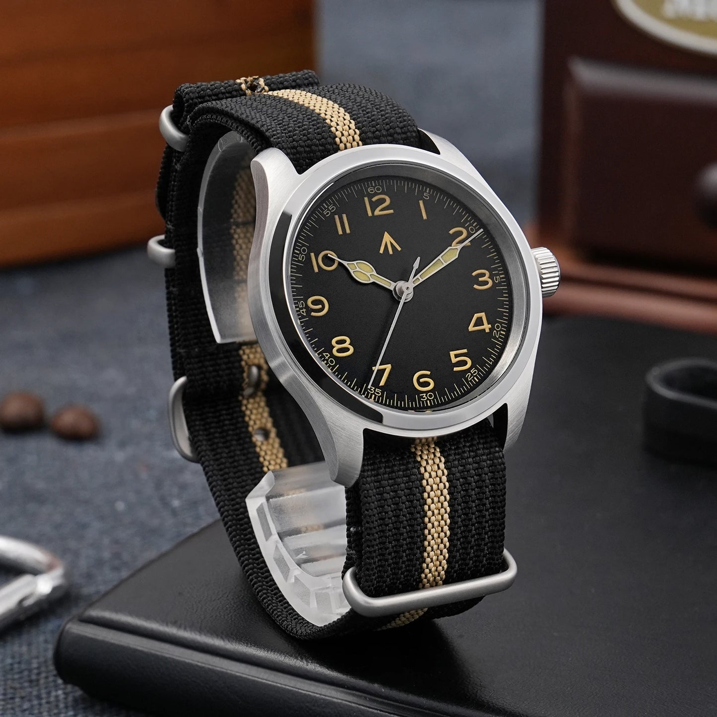 Militado ML08 Vintage Watch VH31 Quartz Movement Domed Sapphire Crystal Wristwatch BGW9 Luminous Vintage 38mm Quartz Watches