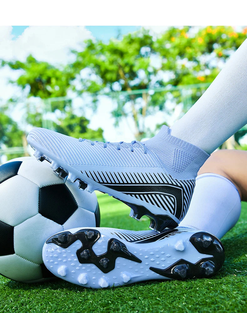Nouvelles chaussures de football professionnelles pour hommes, chaussures de football antidérapantes, unisexes, respirantes, chaussures de futsal, nouvelles chaussures à crampons, livraison directe, ultralégères