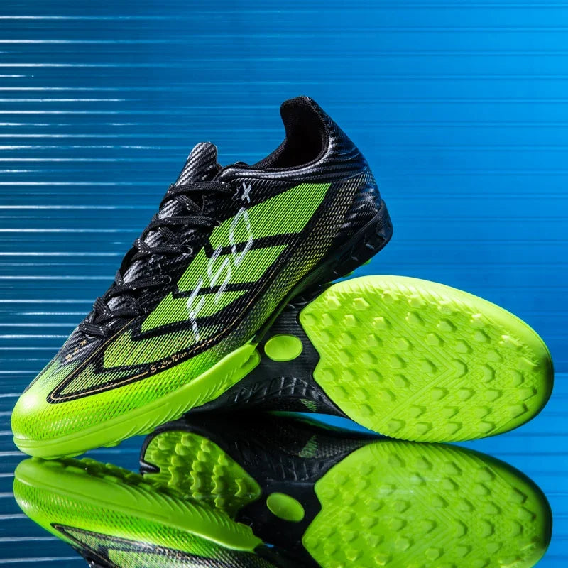 Nouvelles chaussures de football pour hommes, chaussures de soccer pour terrain en herbe, chaussures d'entraînement, chaussures de sport ultralégères, chaussures de match professionnelles, baskets antidérapantes unisexes.
