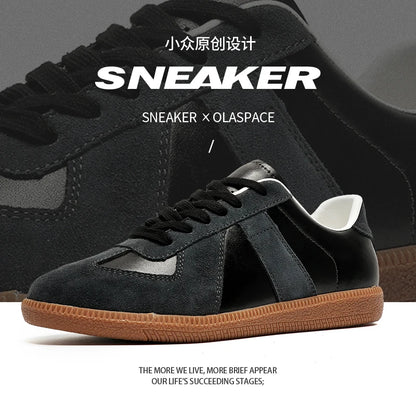 Sapatilhas de designer para homem, moda outono 2025, estilo retro com atacadores, ténis de estudante para mulher em pele, calçado casual para caminhada