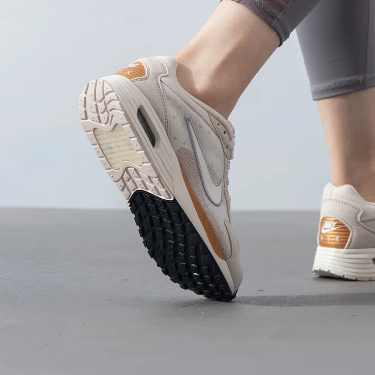 Scarpe da running leggere da donna Nike genuine Air Max Solo FN0784-105