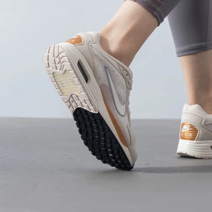 Scarpe da running leggere da donna Nike genuine Air Max Solo FN0784-105