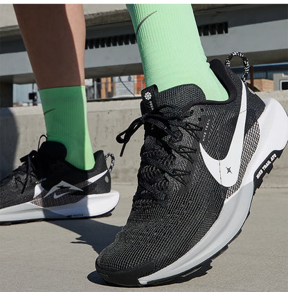 Nike Official Women's Pegasus Trail 5 Off-Road Lace-Up Running Shoes DV3865-001
