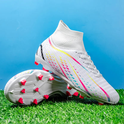 Les chaussures de football AG FG pour hommes sont fabriquées en tissu tissé en PU souple, avec une semelle extérieure en TPU antichoc et une excellente adhérence sur le gazon.