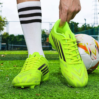 Chaussures de football pour hommes FG/AG pour terrain ferme, légères, à lacets, antidérapantes, professionnelles, pour adultes, pour la compétition en extérieur.