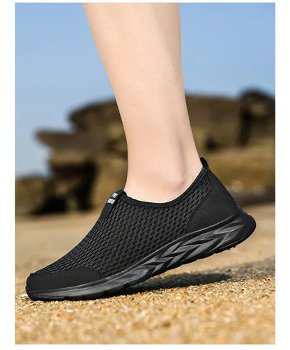 2025 New Shoes Men Loafers Light Walking Breathable Summer Comfortable Casual Shoes Men Sneakers Zapatillas Hombre Plus