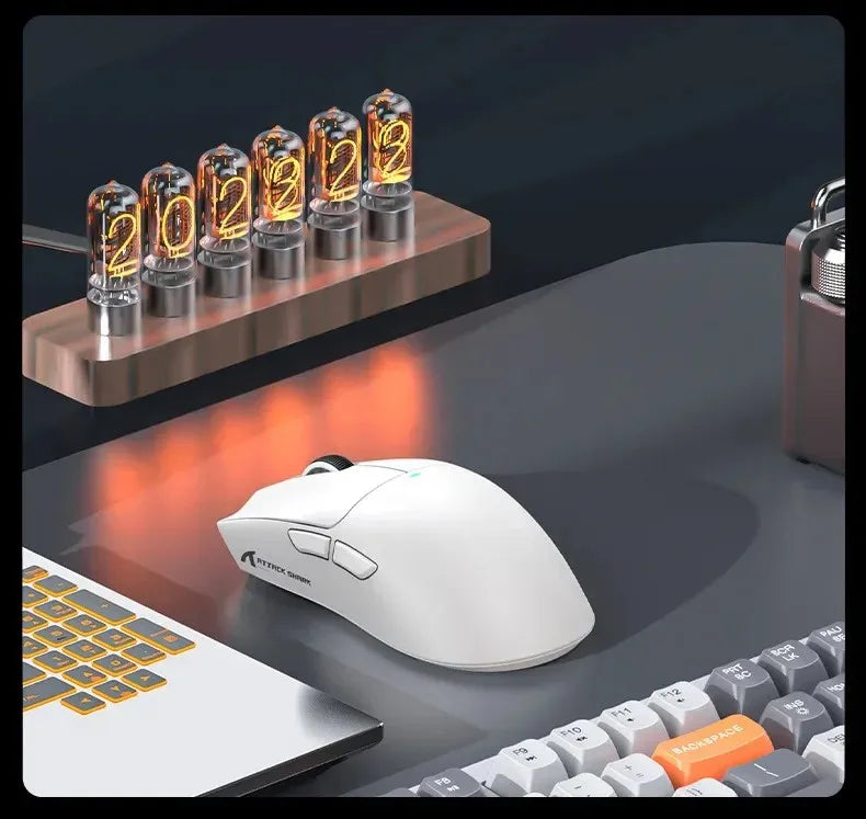 Rato Gaming Sem Fios Ultraligeiro ATTACK SHARK X11SE, vida útil de 20 milhões de ciclos, PAW3311 Gaming, 22KDPI, 400IPS, 40G, 1KHz, 65 horas, 30mAH