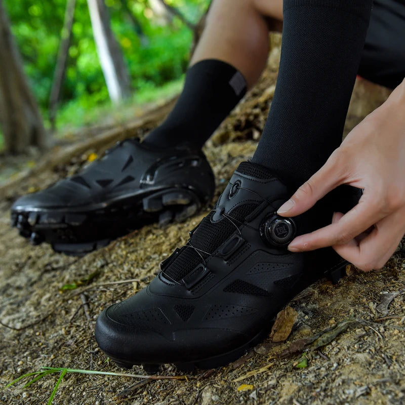 2026 New Men's Non - Slip Breathable Lock - Type Mountain Bike Cycling Shoes Durable Adjustable Outdoor Sports Footwear
