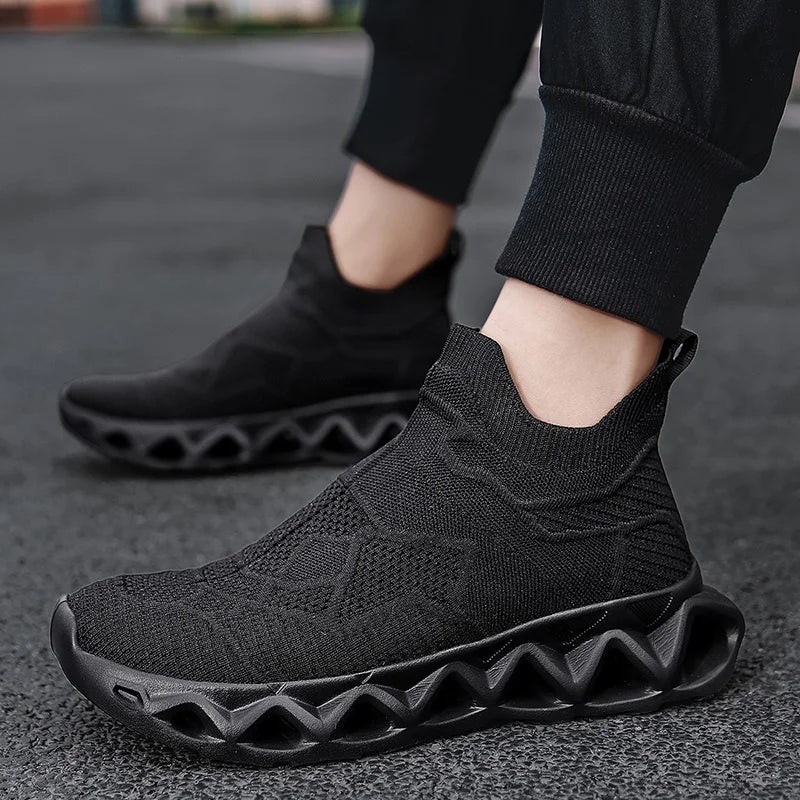 Men's Sports Shoes Ultralight Fashion Slip-On Daily Walking Outdoor Jogging Shoes Breathable Mesh Comfortable Casual Shoes for Men