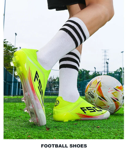Novas chuteiras de futebol para homem, sapatilhas de futsal para exterior, jogo em relva, antiderrapantes, calçado de futebol de alta qualidade com pitões, best-seller, cano alto, leve