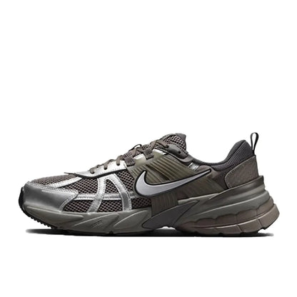 Nike V2K Run Ανδρικά παπούτσια τρεξίματος χαμηλού προφίλ: Ευέλικτα, ανθεκτικά, για casual προπόνηση και μετακινήσεις στην πόλη HJ4497-001