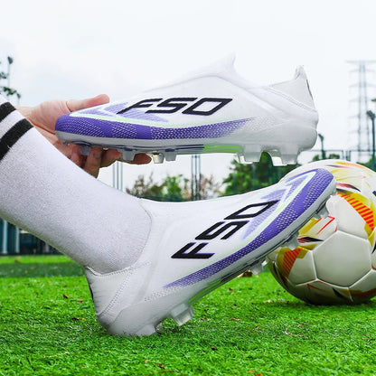 Novas chuteiras de futebol para homem, sapatilhas de futsal para exterior, jogo em relva, antiderrapantes, calçado de futebol de alta qualidade com pitões, best-seller, cano alto, leve