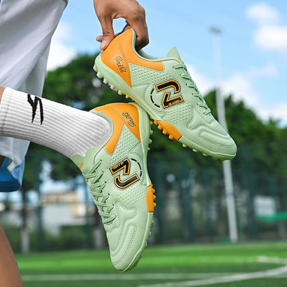 TF/FG uvádí na trh nové profesionální, personalizované a módní fotbalové sportovní boty, pohodlné a prodyšné sportovní boty