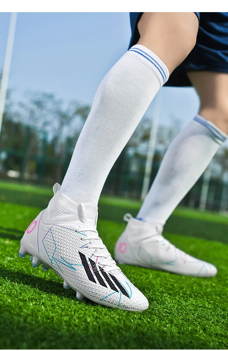 Nouvelles chaussures de football pour hommes, chaussures de sport antidérapantes ultralégères à haute cheville pour l'extérieur, chaussures de futsal antidérapantes pour l'intérieur, chaussures de football de haute qua