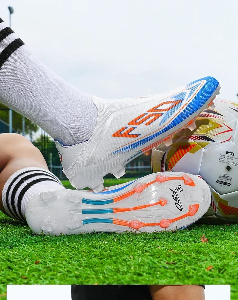 Nouvelles chaussures de football pour hommes, légères, très vendues, de haute qualité, crampons pour terrain en herbe, chaussures de football mi-hautes, baskets antidérapantes pour l'extérieur.