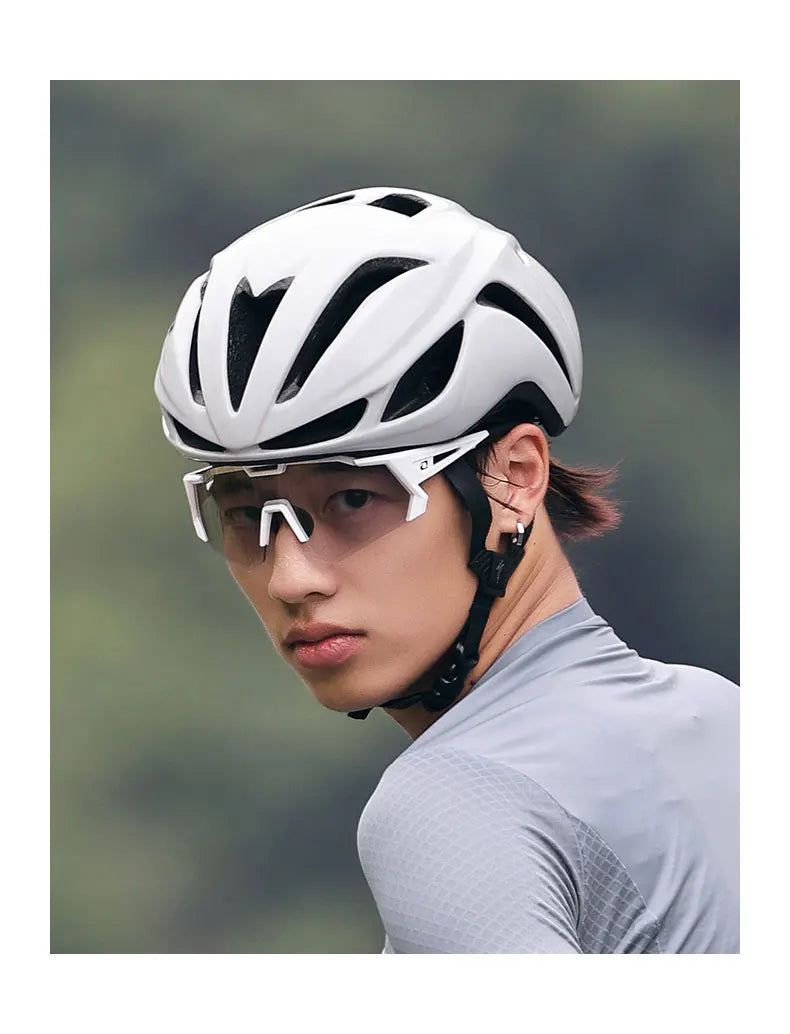 LAMEDA Photochromic Cycling Sunglasses Men Professional Bicycle Glasses Goggles Windproof MTB Road Bike Glasses Mountain Eyewear
