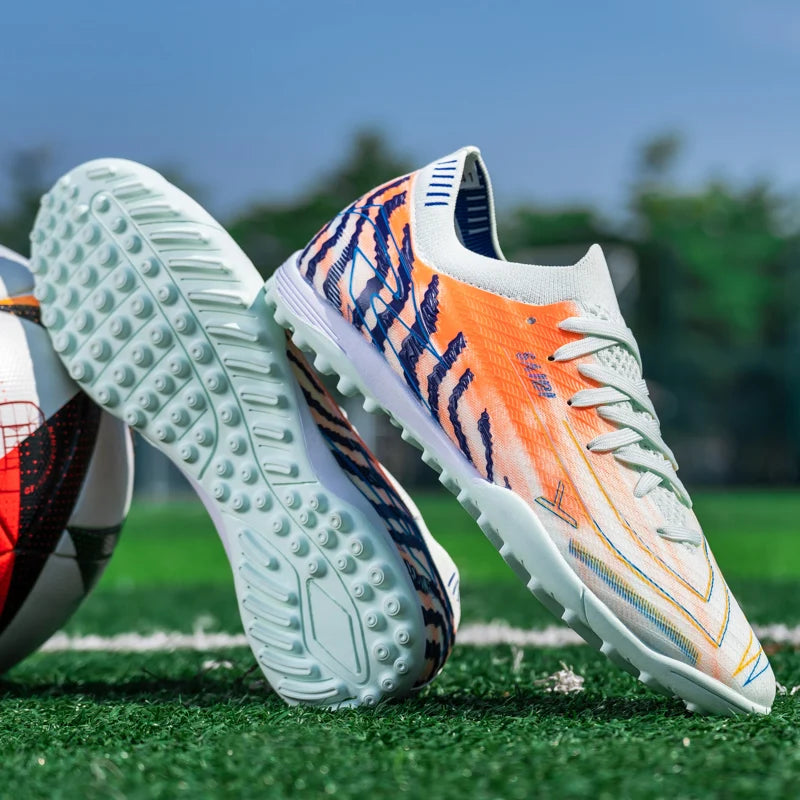 Chaussures de football pour hommes TF Turf, bottes de football légères, tige en PU à haute adhérence, semelle antidérapante, adaptées au gazon artificiel pour adultes.
