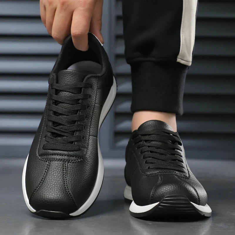 Leisure Running Summer Fashion Anti Slip Mountaineering PU Leather Sports Shoes Tennis Trend  Hot Selling Men White Flat Shoes
