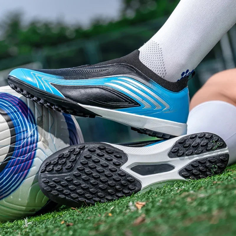Nouvelles chaussures de football pour hommes, baskets de match, chaussures de futsal antidérapantes, crampons pour terrain en herbe, chaussures de football d'intérieur, légères, de haute qualité, pour l'extérieur